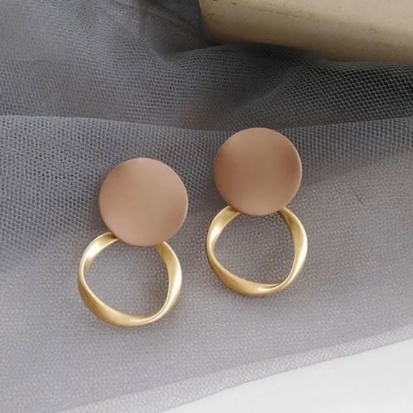 Stunning Hoop Earrings Gold Plated Matte Light Beautiful Brown S925 Silver Post - Picture 3 of 4